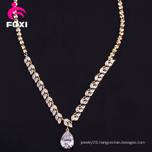 Fine Jewelry 18k Gold Pear Pendant Necklace
